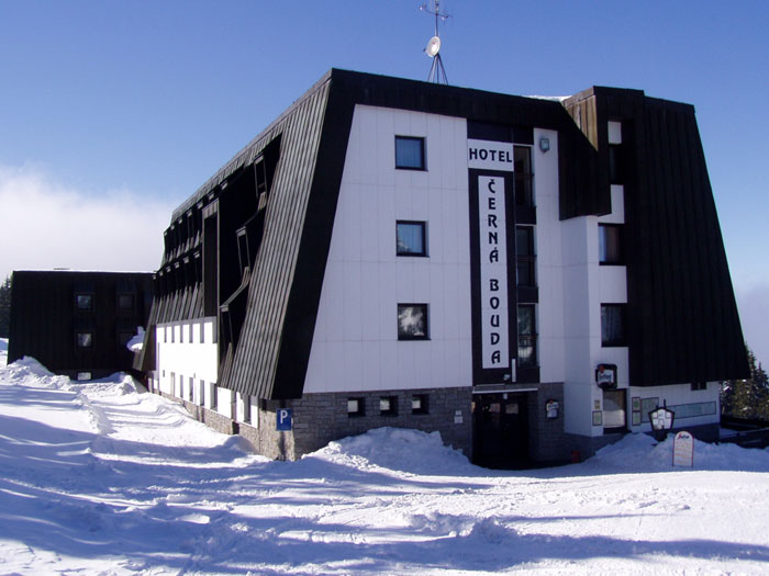 Hotel �ern� Bouda