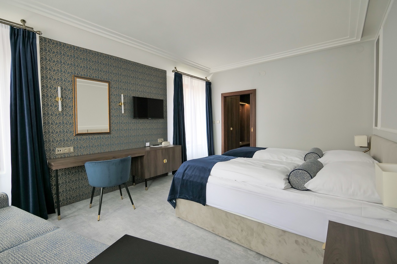 HOTEL ZLAT� HV�ZDA s.r.o.